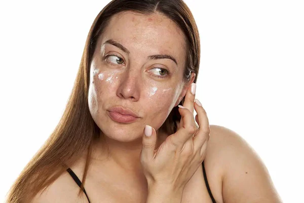 Triple Combination Cream for Melasma: How Short-Term Therapy Delivers Faster Results